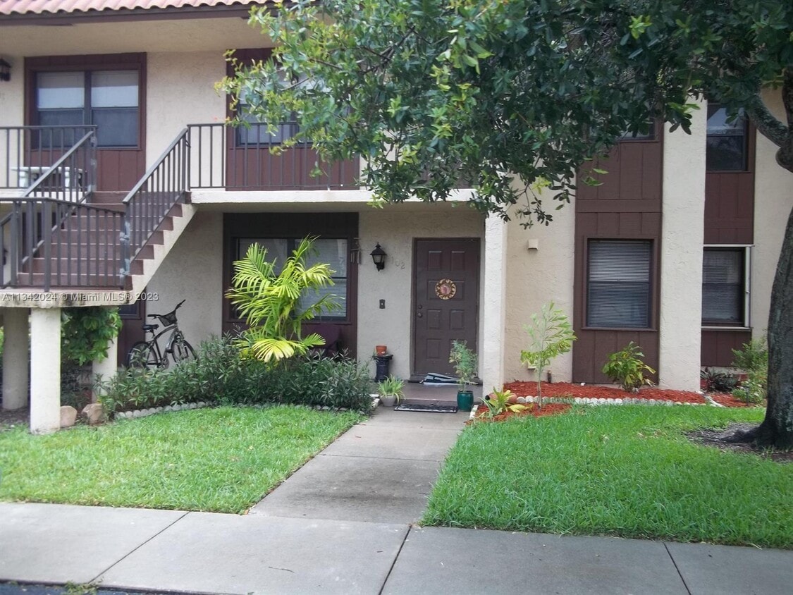 5975 Forest Hill Blvd Unit 102, West Palm Beach, FL 33415 Condo for