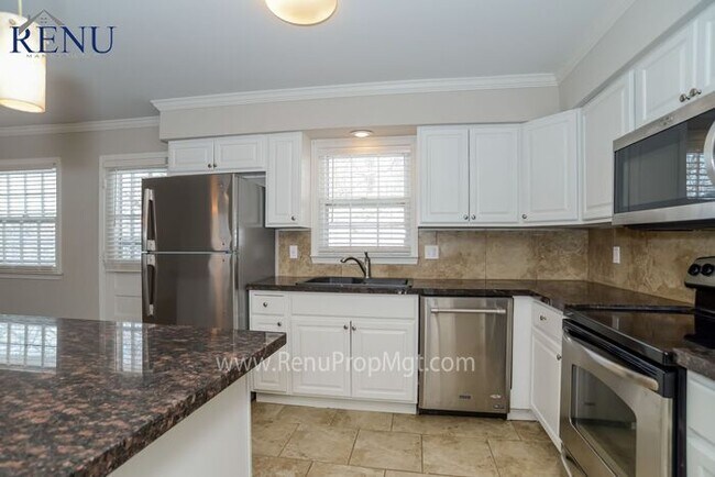 Building Photo - 11206 NW Rush Creek Cove