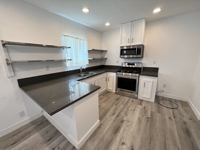 Foto del edificio - Remodeled Modern ADU 1-Bed + 1-Bath (prime...