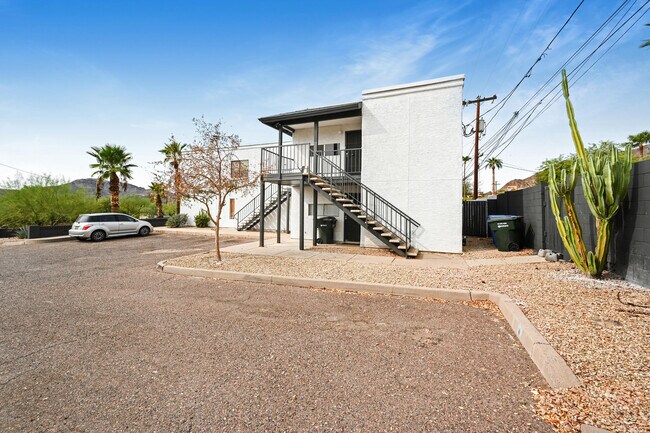 Building Photo - 9621 N 16th St
