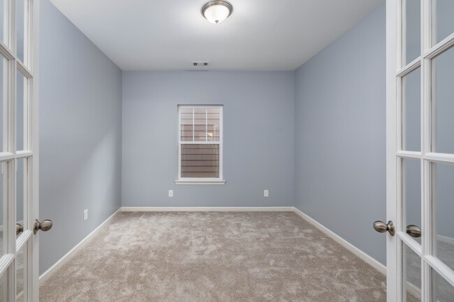 Foto del edificio - 2437 A Duxbury Dr