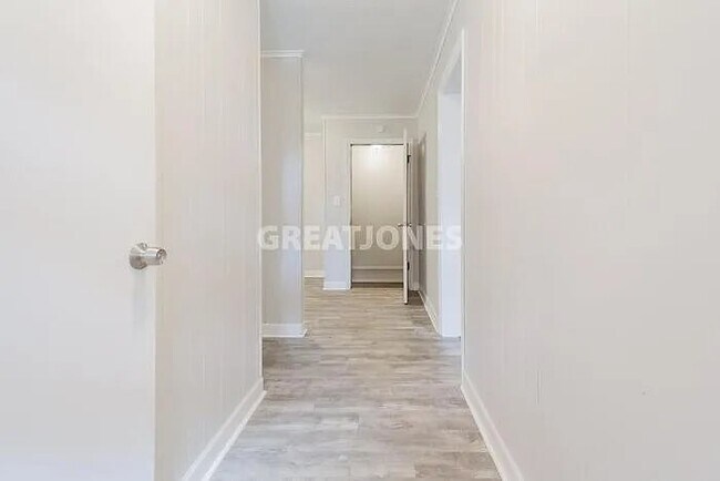 Foto del edificio - 5511 N Main St