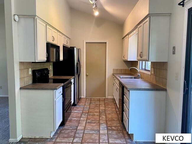 Foto del edificio - Elegant and Spacious Home!