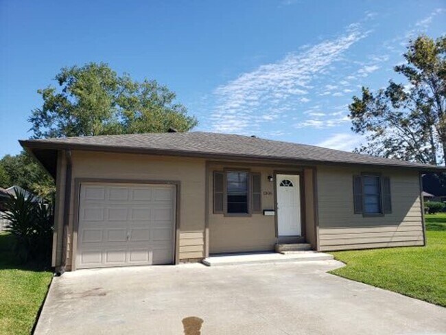 Building Photo - NISD HOME