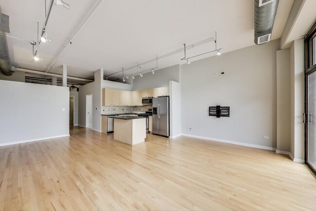 Building Photo - 1301 W Madison St
