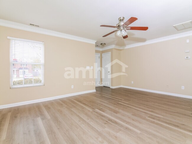 Foto del edificio - 1125 Rutledge Landing Dr