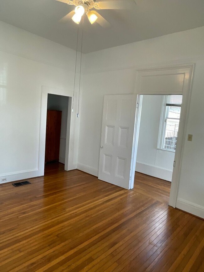 Building Photo - 1/2 Block off Magazine on Jena St 3BD/2BA