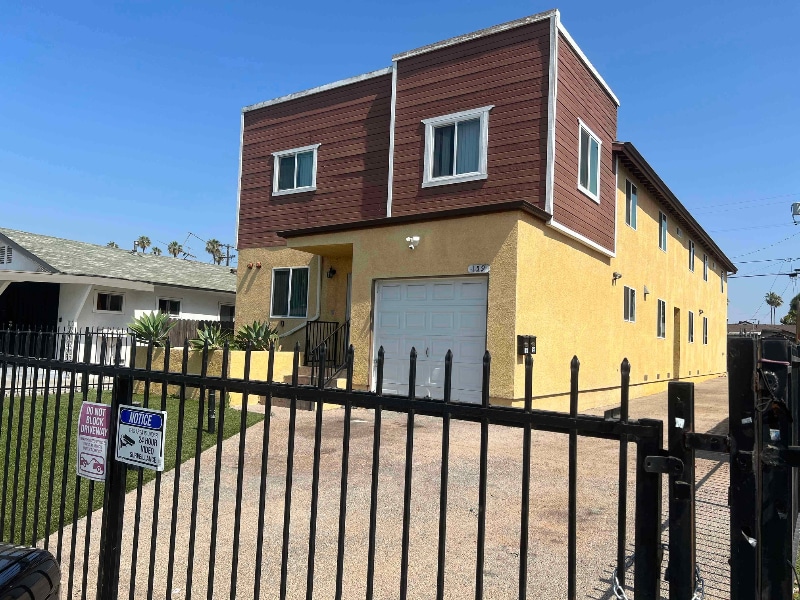 Photo - 161 W 79th St