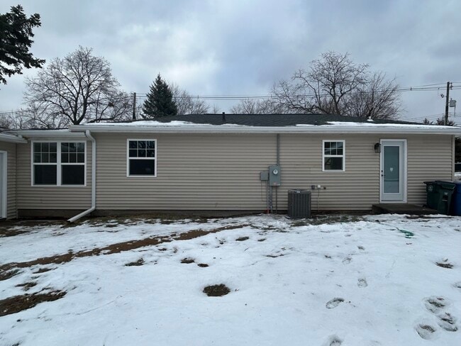 Foto del edificio - 1810 Logan St