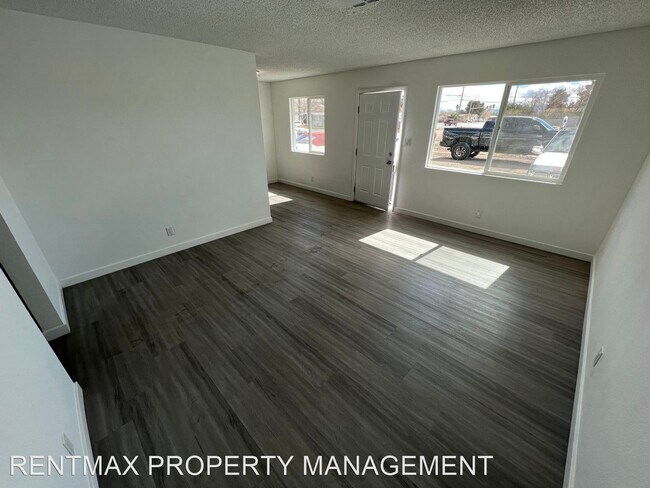 Foto del edificio - 2 br, 1 bath House - 1831 WALNUT RD - Unit B