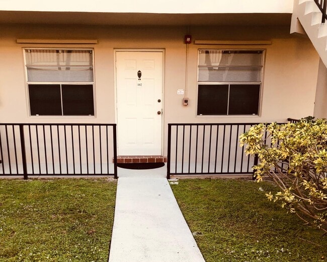 Private Veranda - 1210 Old Boynton Rd