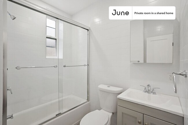 Foto del edificio - Room in Shared 4 bed/1 bath home in Prospect Lefferts Gardens