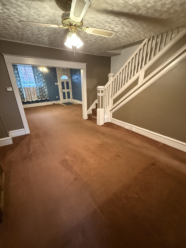 Building Photo - 409 E Mahanoy St