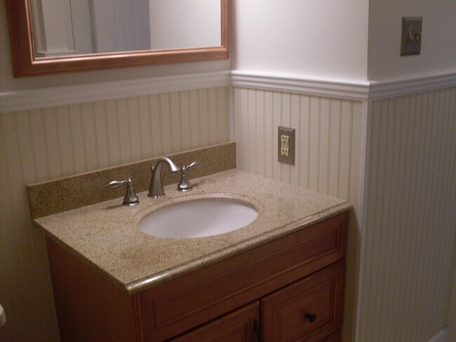 Foto del edificio - 221 Smallwood Ct