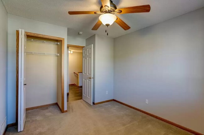 Building Photo - 3571 Sterling Heights Dr