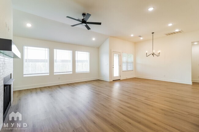 Foto del edificio - 1020 Autumn Royal Ave