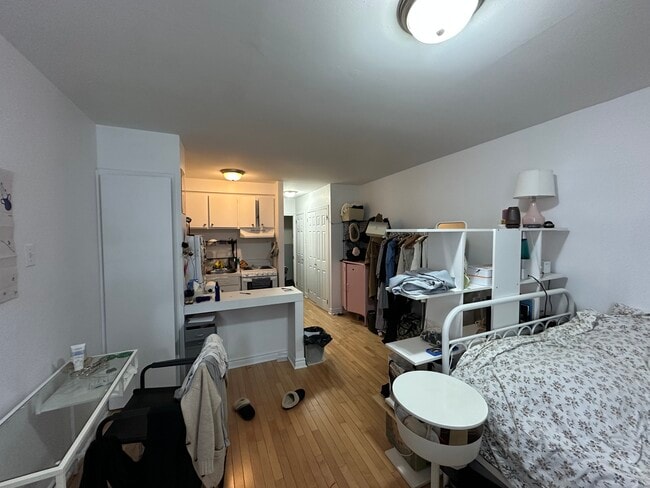 Building Photo - 3685 Rue Berri