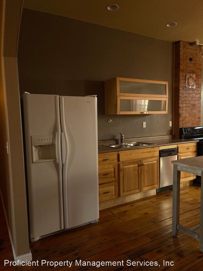 Building Photo - 1 br, 1 bath House - 414 Main St Apt 201