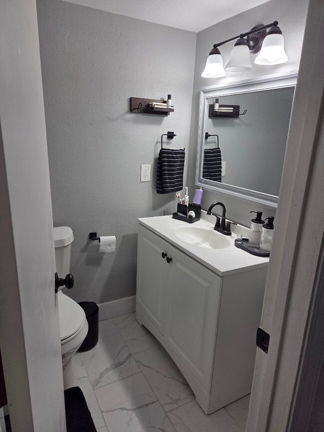 Building Photo - 17093 E Tennessee Dr