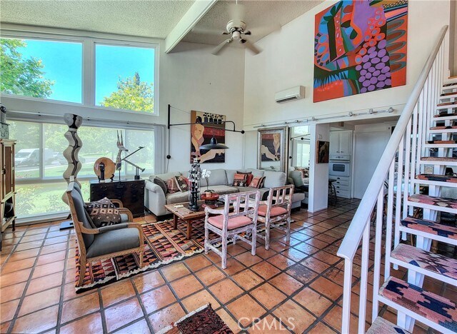 Building Photo - 403 Avenida Castilla