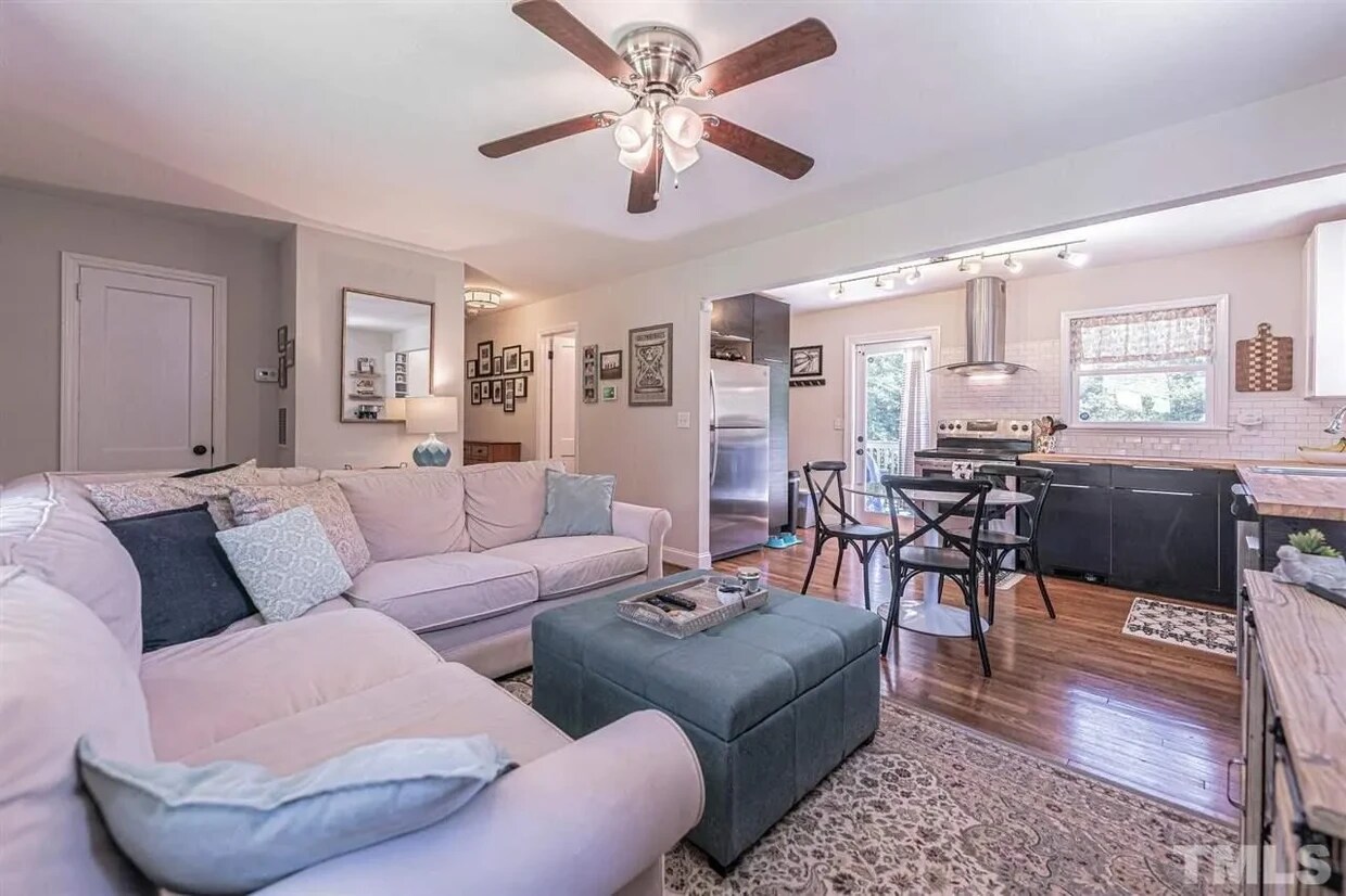 Foto principal - 2432 Derby Dr