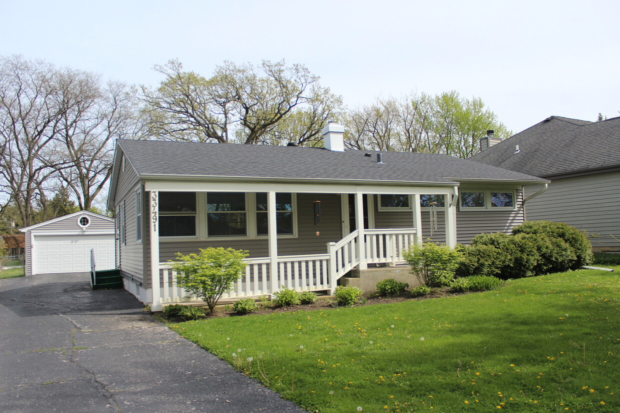 Primary Photo - 33491 N Mill Rd