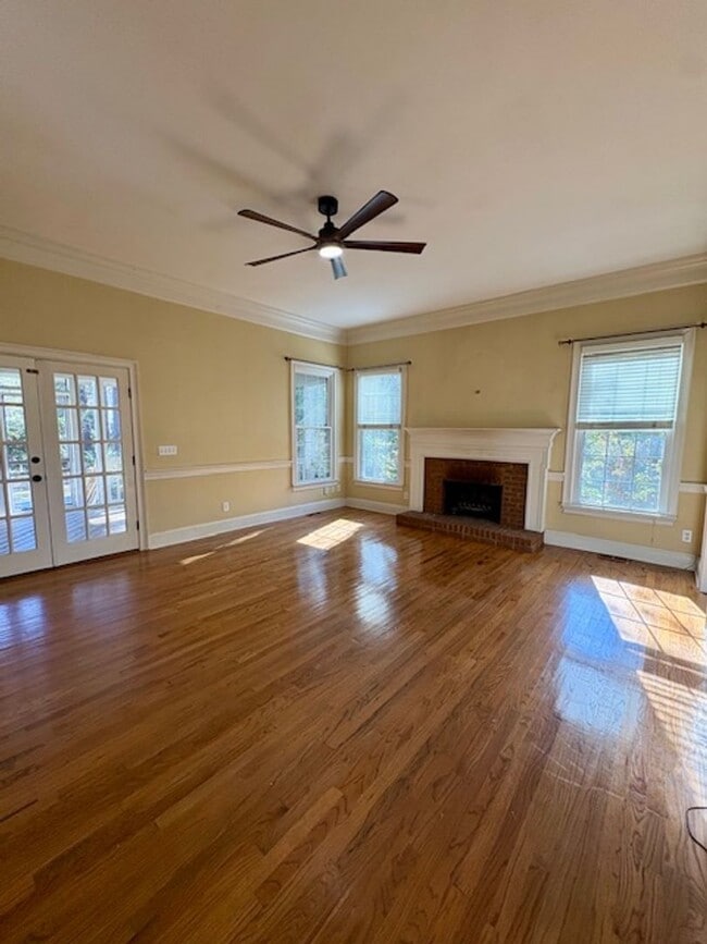 Photo - Spacious Five Bedroom Home in Mount Pleasant