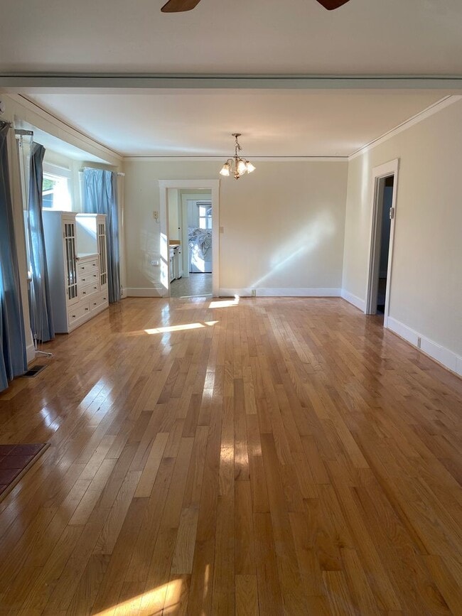 Photo - Mountain View Charmer 2 bed 1 bath available now! House