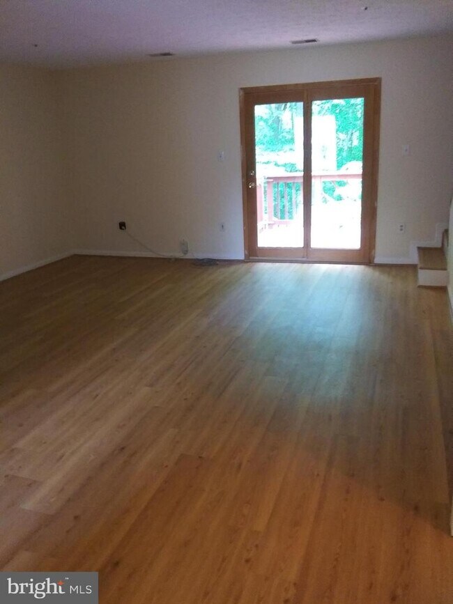 Building Photo - 175 Azalea Ct