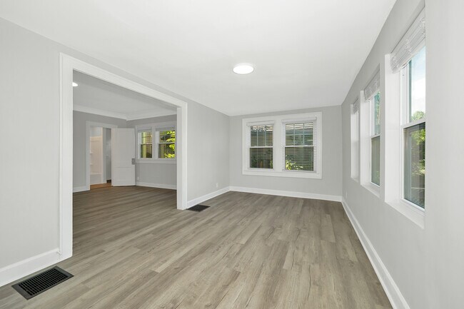 Foto del edificio - 3343 Carrollton Ave