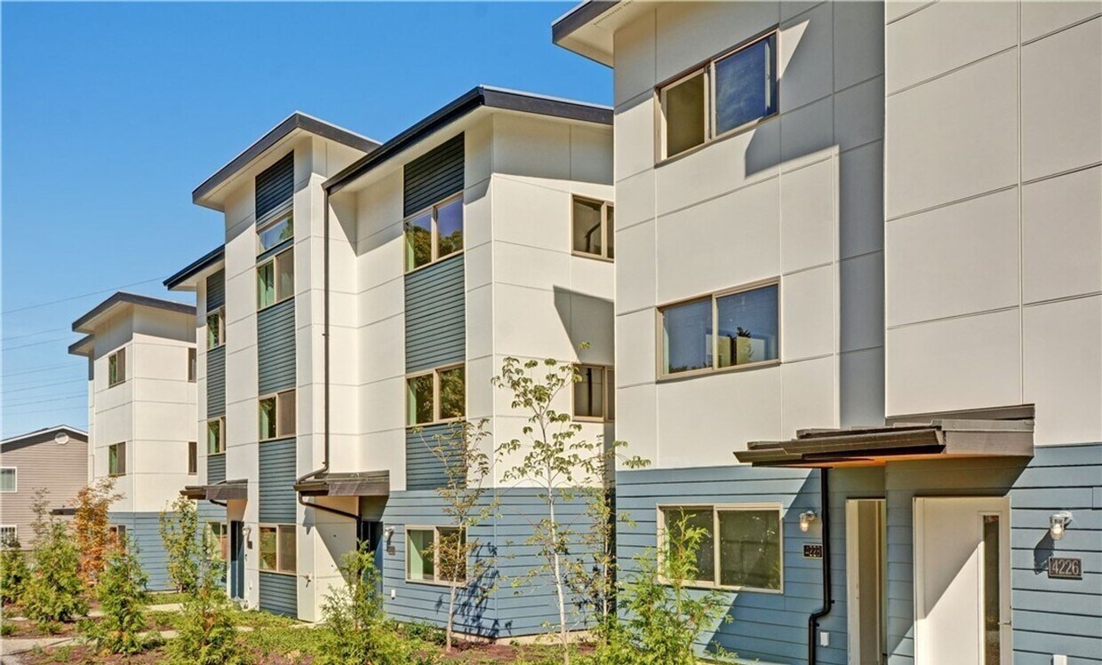 Foto principal - Greenbelt Station Townhomes - Beacon Hill