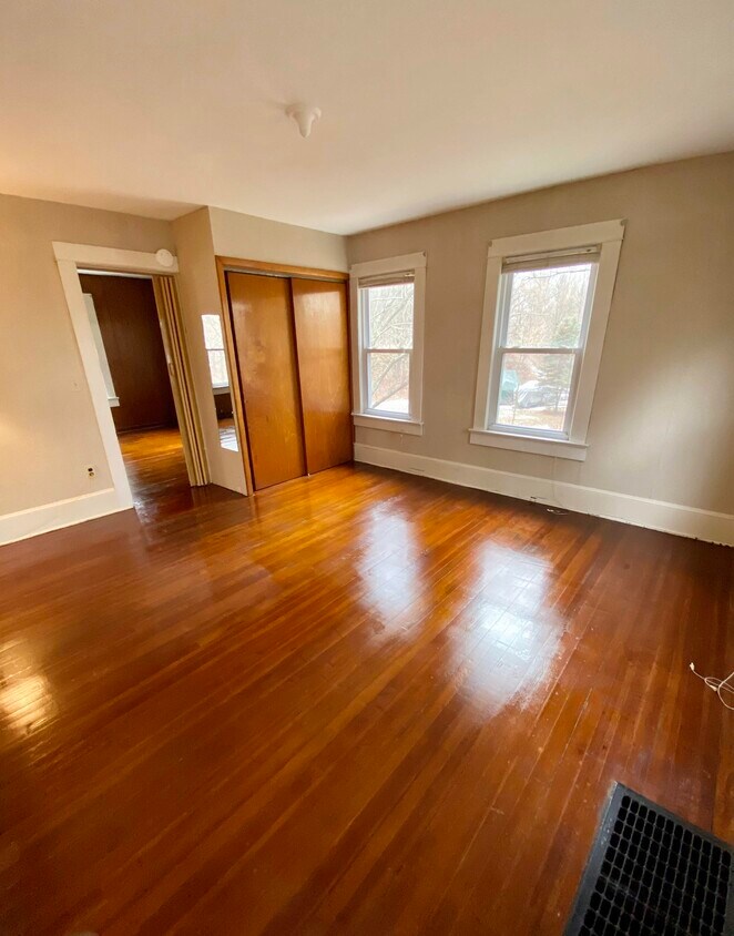 26 Thorns Ln, Highland, NY 12528 Apartments in Highland, NY