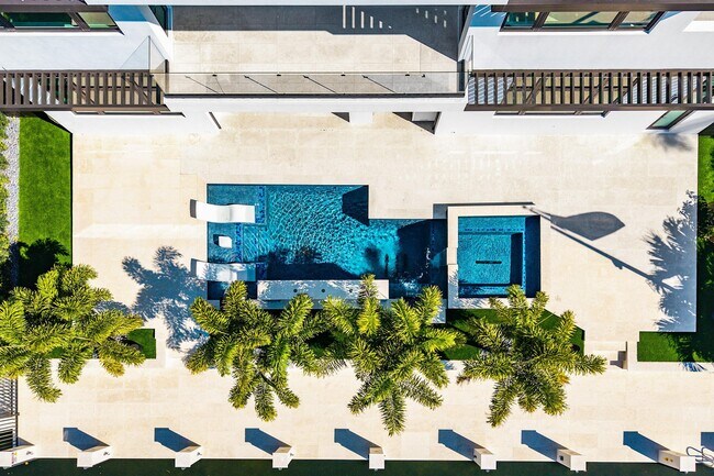 Foto del edificio - 2650 NE 48th Ct