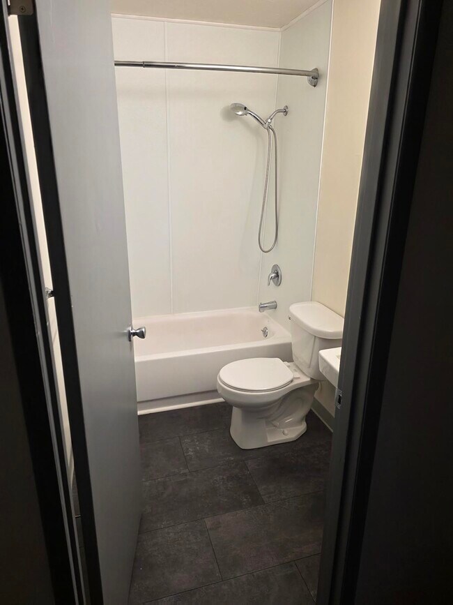 Foto del edificio - 350 SE Dimick St