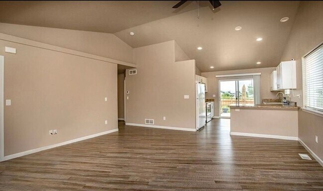 Foto del edificio - Move-In Special! FREE 50" TV for Qualified...