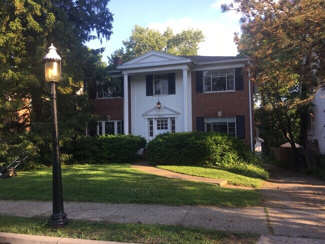 Building Photo - 2893 Ziegle Ave