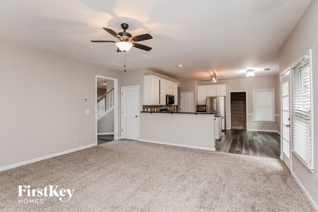 Foto del edificio - 3215 Maple Terrace Dr
