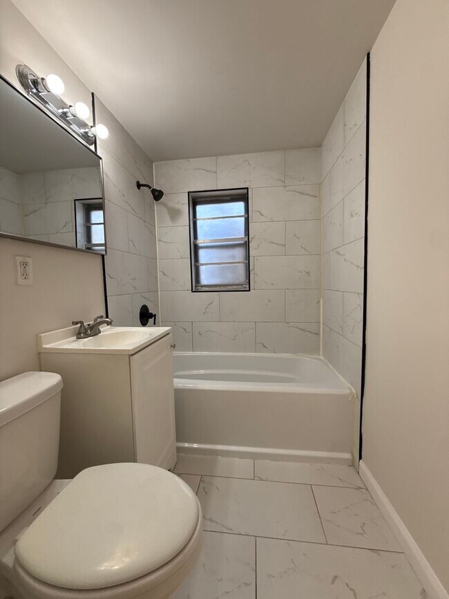 Building Photo - 1329 Watts Rd