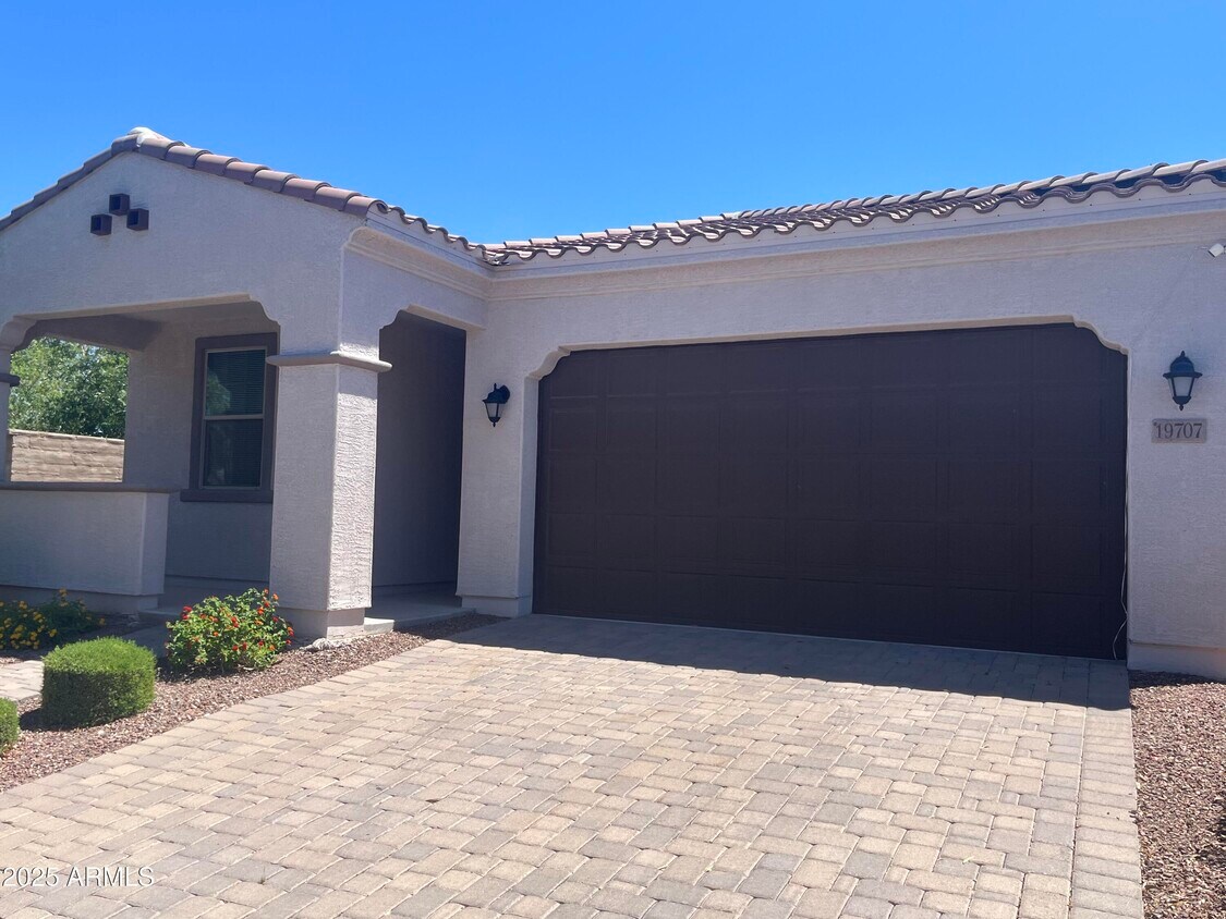 Foto principal - 19707 W Heatherbrae Dr