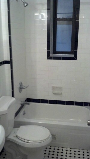 Building Photo - 131 E 35th St