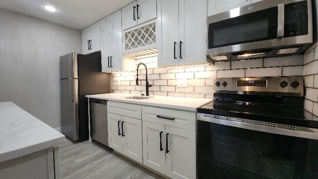 Building Photo - 914 Concordia Ln