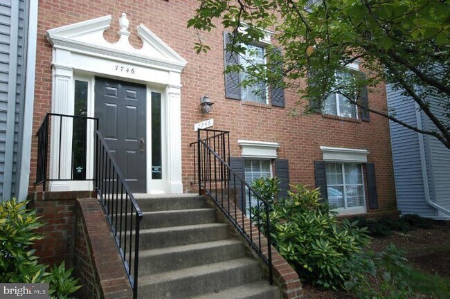 Foto del edificio - 7746 New Providence Dr