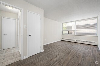 Building Photo - Elm Place