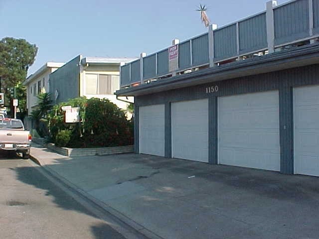 Building Photo - 1150 Manhattan Beach Blvd