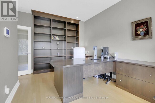 Building Photo - 15 Marwood Ct