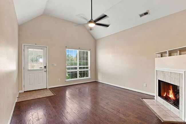 Building Photo - 5891 Southwood Pkwy