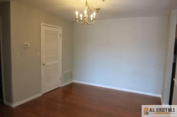 Building Photo - 1123 Waterford Dr