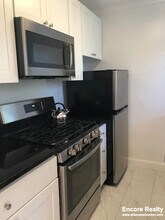 Building Photo - 72 St Paul St