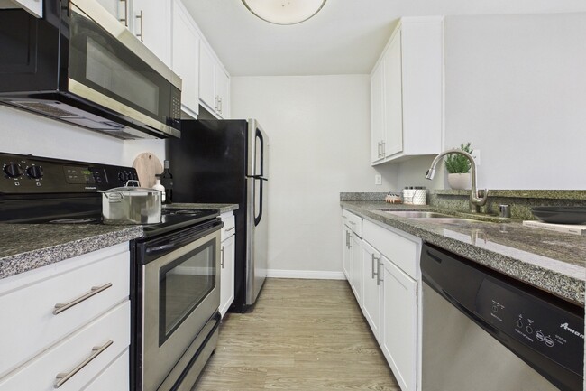 Building Photo - Blue North