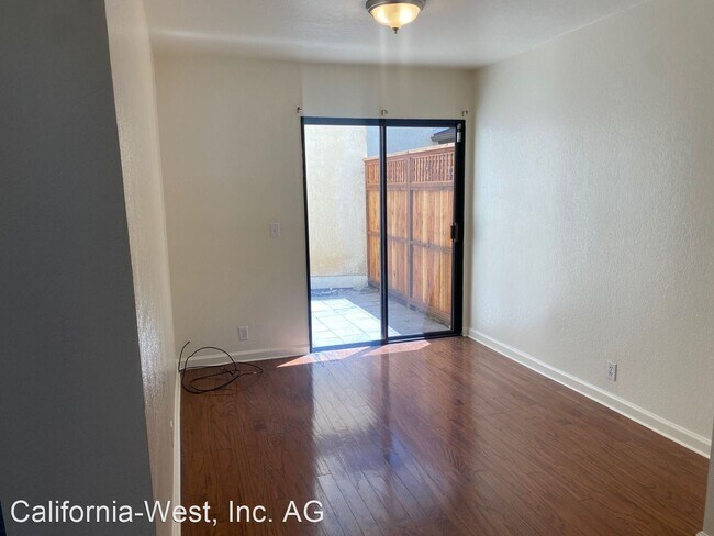 Building Photo - 2 br, 2.5 bath House - 1141 B Ash Street